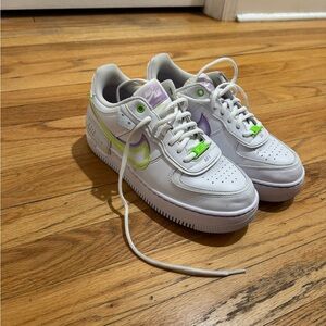 Nike White Sneaker with Purple Accent